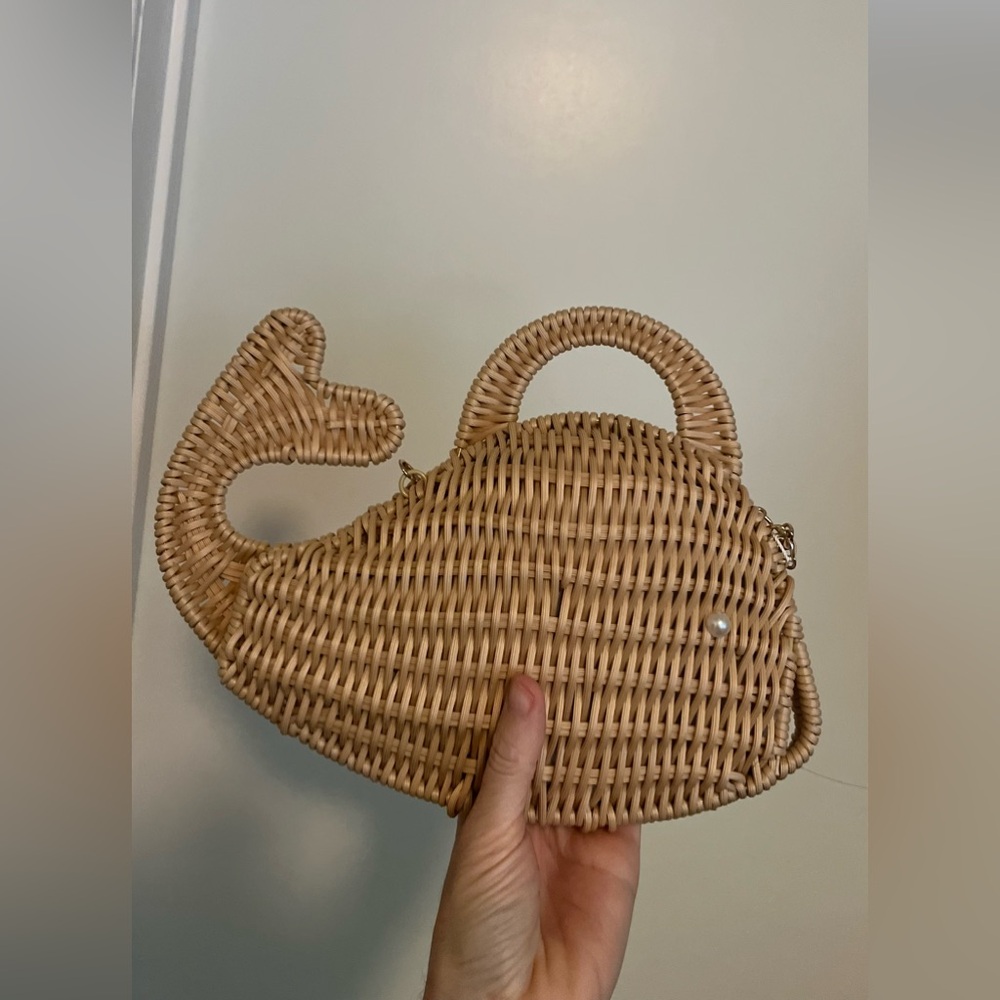 Whale purse with pearl eye